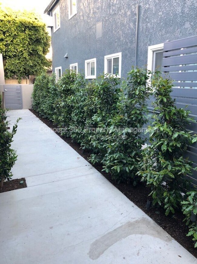 Building Photo - 4154 N Business St