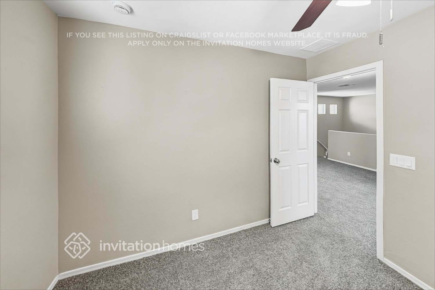 Building Photo - 1425 E Lakeview Dr
