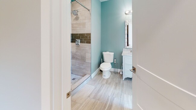 Building Photo - Spacious 10BR/10BA in Fort Sanders  – Perf...