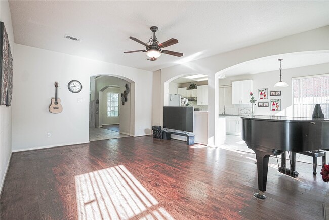 Building Photo - 3706 Heritage Colony Dr