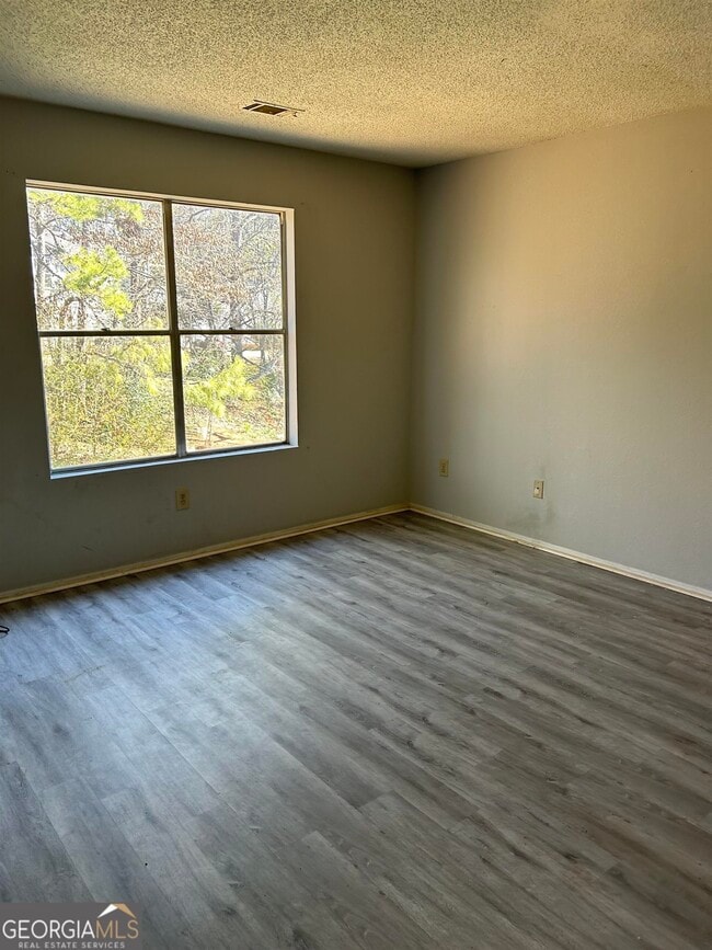 Building Photo - 5588 Fairington Pl