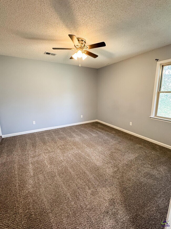 Building Photo - 2108 Marshallville Rd