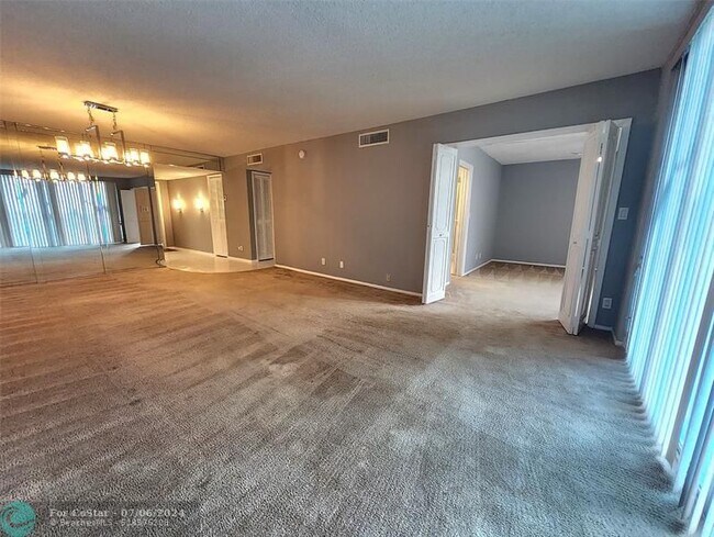 Building Photo - 3090 N Course Dr