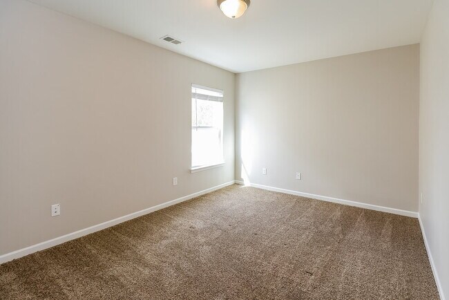 Building Photo - 812 Old Forester Ln