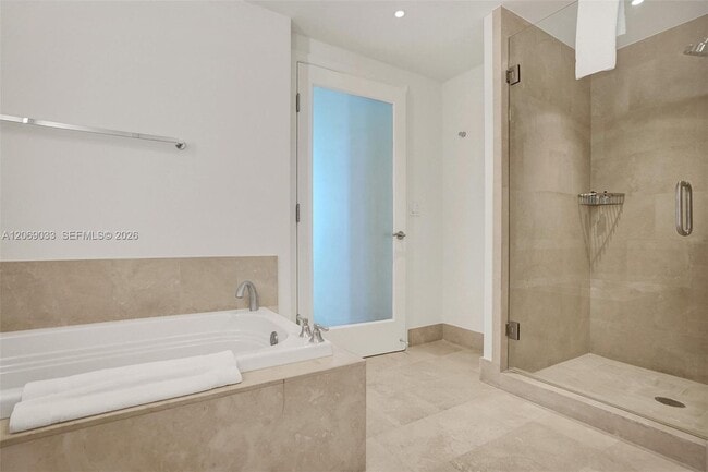 Building Photo - 4401 Collins Ave