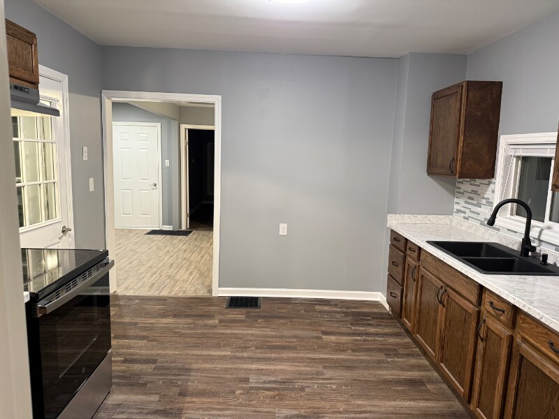 Building Photo - 208 E North St