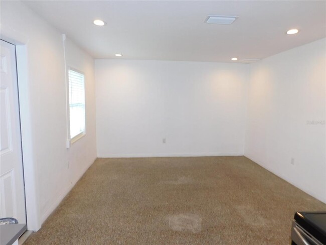 Building Photo - 1149 Alma St