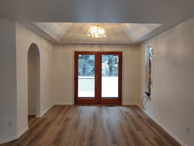 Building Photo - Spacious and charming, this two-story 4 be...