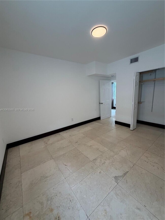 Building Photo - 551 NE 62nd St