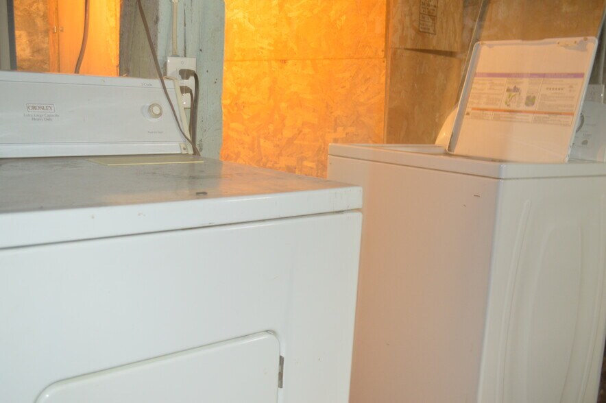 Washer/Dryer - 1425 6th St SE