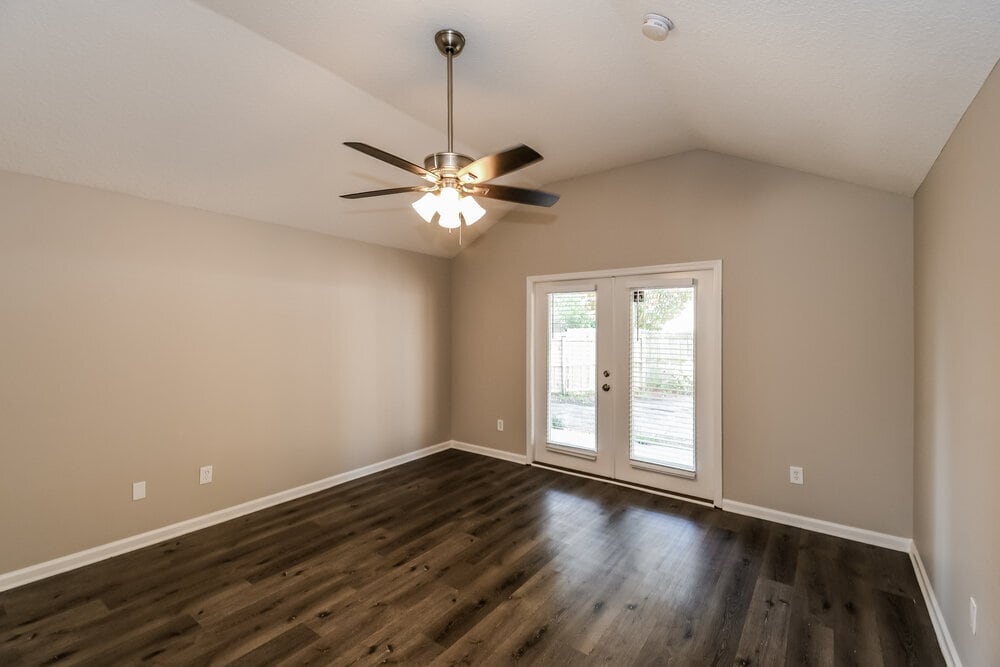 Building Photo - 9202 Redtail Dr