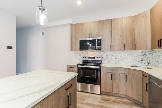 Building Photo - 953 Belmont Ave