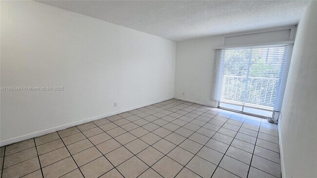 Building Photo - 801 NW 47th Ave