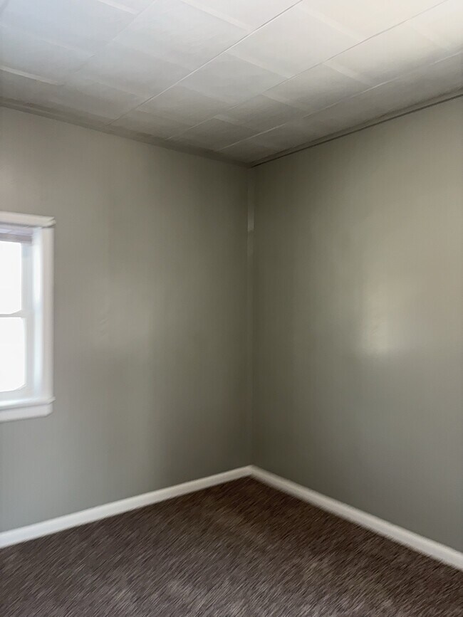 Building Photo - 520 E Washington St