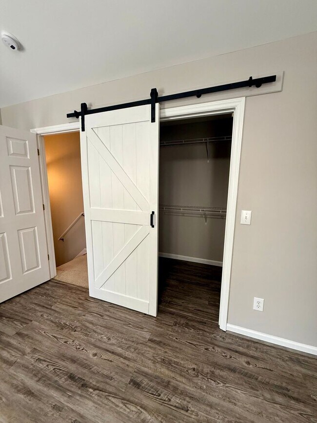 Building Photo - Beautiful 2 Bedroom, 2.5 Bath Townhome in St. Andrews at Stoney Creek – Golf Course Community, Wh...