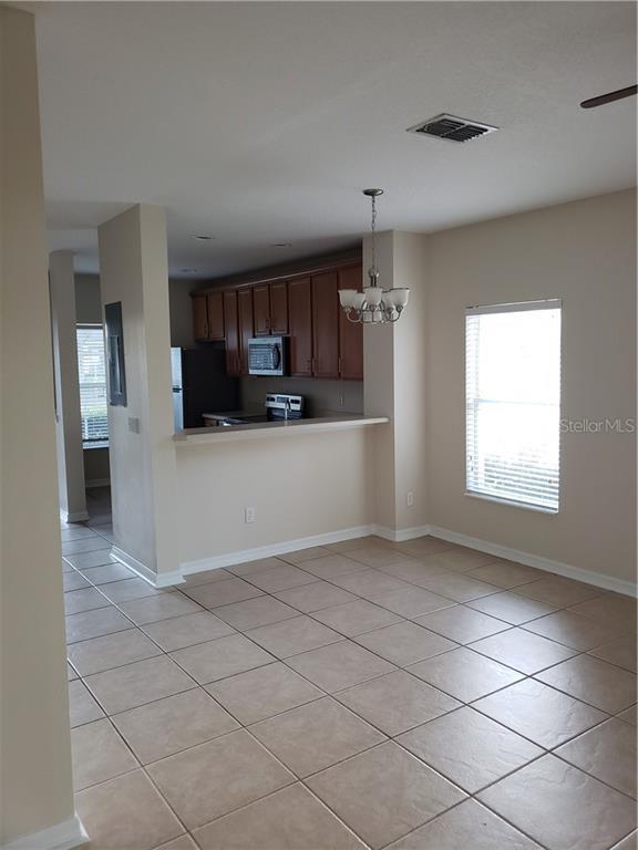 Building Photo - 10325 Manderley Way