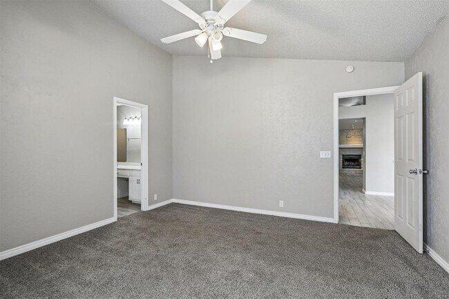 Building Photo - 217 Cypress Dr