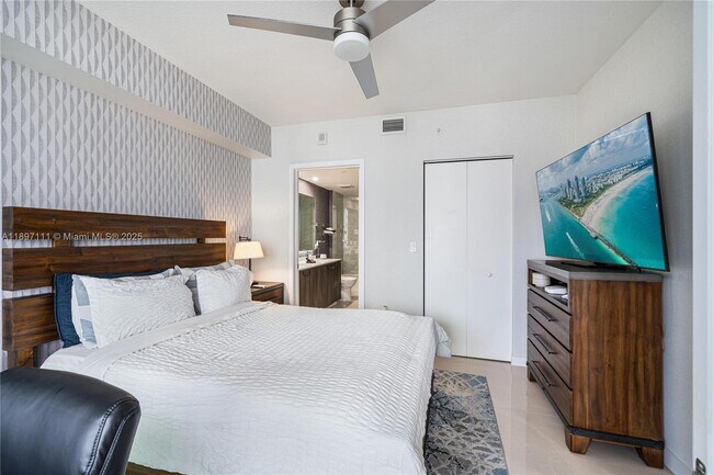 Building Photo - 488 NE 18th St