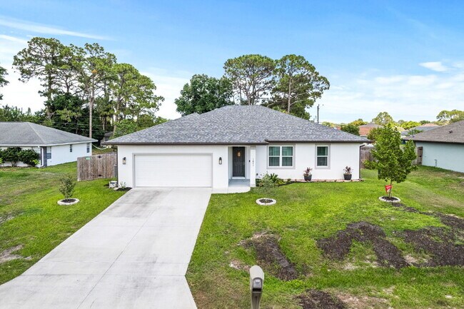 Building Photo - 3/2, fully fenced single family home in NW...