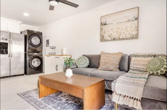 Building Photo - 7675 El Cerro Dr