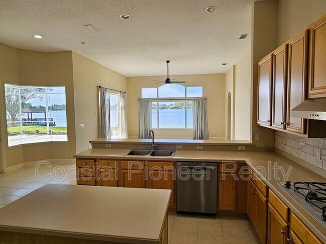 Building Photo - 16023 Ivy Lake Dr