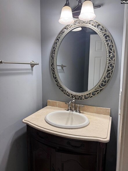 Building Photo - 517 Innsbrook Dr