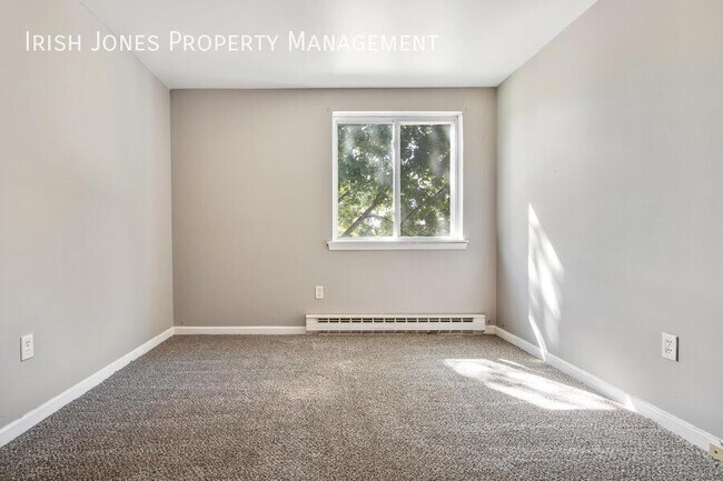 Building Photo - 5700 Glendale Dr