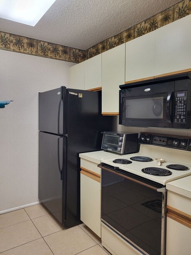 Building Photo - Welcome to Vista Plantations! An Independent Living Community for the over 55 crowd!