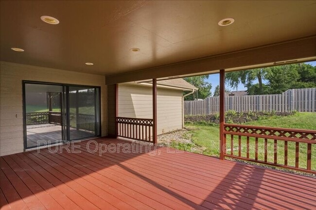 Building Photo - 15527 Mason Cir