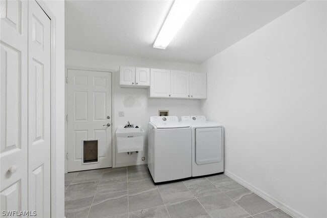 Building Photo - 5356 Sycamore Dr