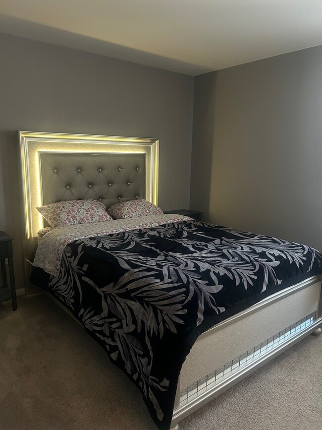 Building Photo - 2995 Henley Ln