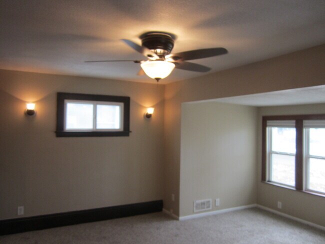 Building Photo - 3942 Emerson Ave N