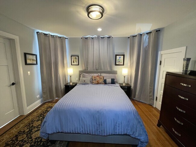 Building Photo - 433 Wisconsin Ave