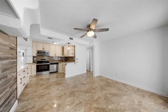 Building Photo - 1837 NE 48th Ct