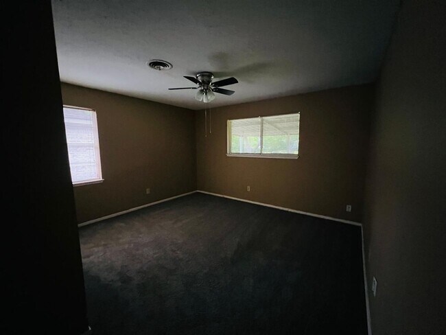 Building Photo - Beautiful 3 bedroom home in Angleton TX