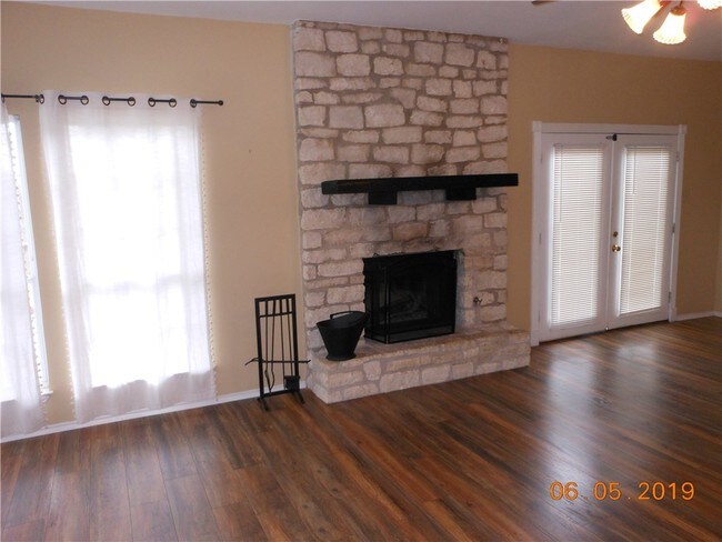 Building Photo - 1710 Foxfire Dr