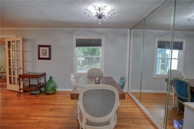 Building Photo - 1285 Willivee Dr