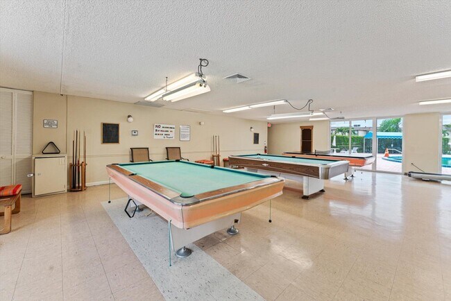 Building Photo - 719 Lori Dr