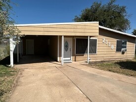 Building Photo - 2110 Glenwood Dr