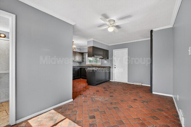 Building Photo - 153 Bascom Dr