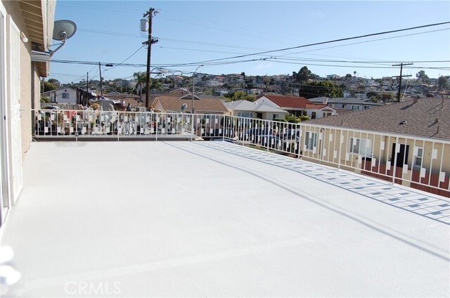 Building Photo - 1835 S Grand Ave