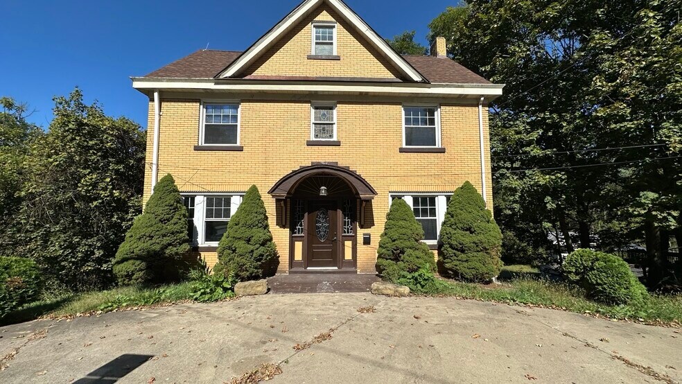 Full house for rent -- 4 levels - 2518 Bethel Church Rd