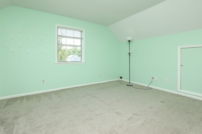 Building Photo - 4 bedroom 3 Bath in Tangelwoods - Fenced in backyard