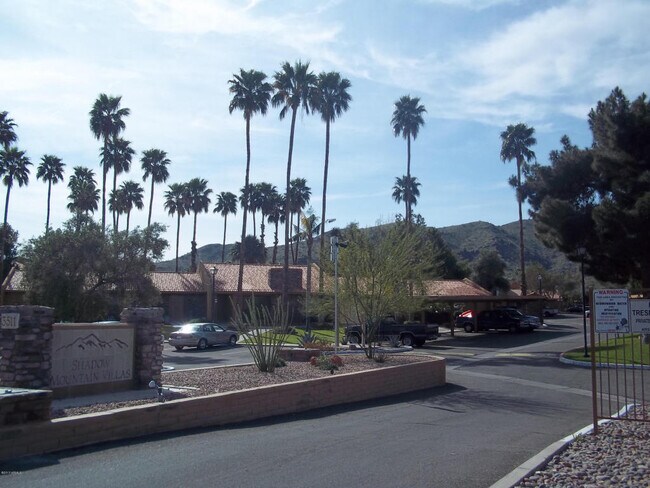 Building Photo - 2 Bedroom Condo in Great South Phoenix Location!
