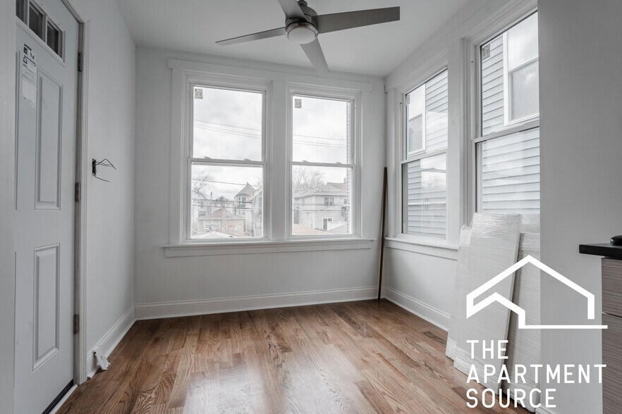 Building Photo - 2315 N Rockwell St