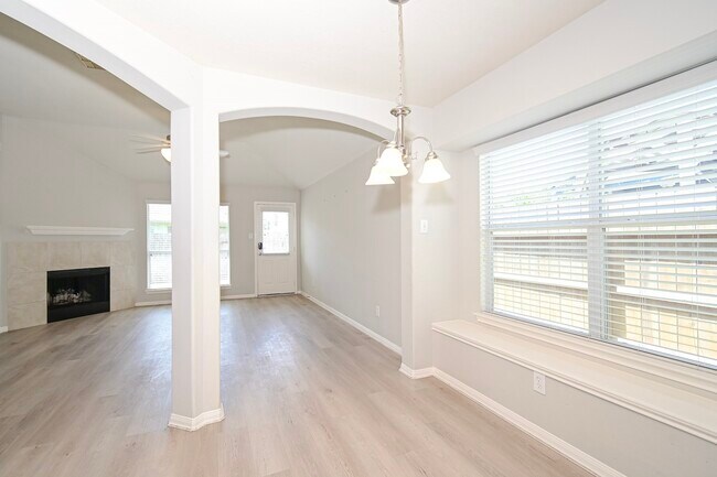 Building Photo - 3111 Myrtle Ranch Dr