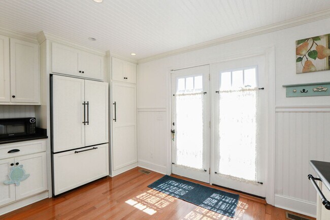 Building Photo - Beautiful Single Family Home in Willoughby Beach!!