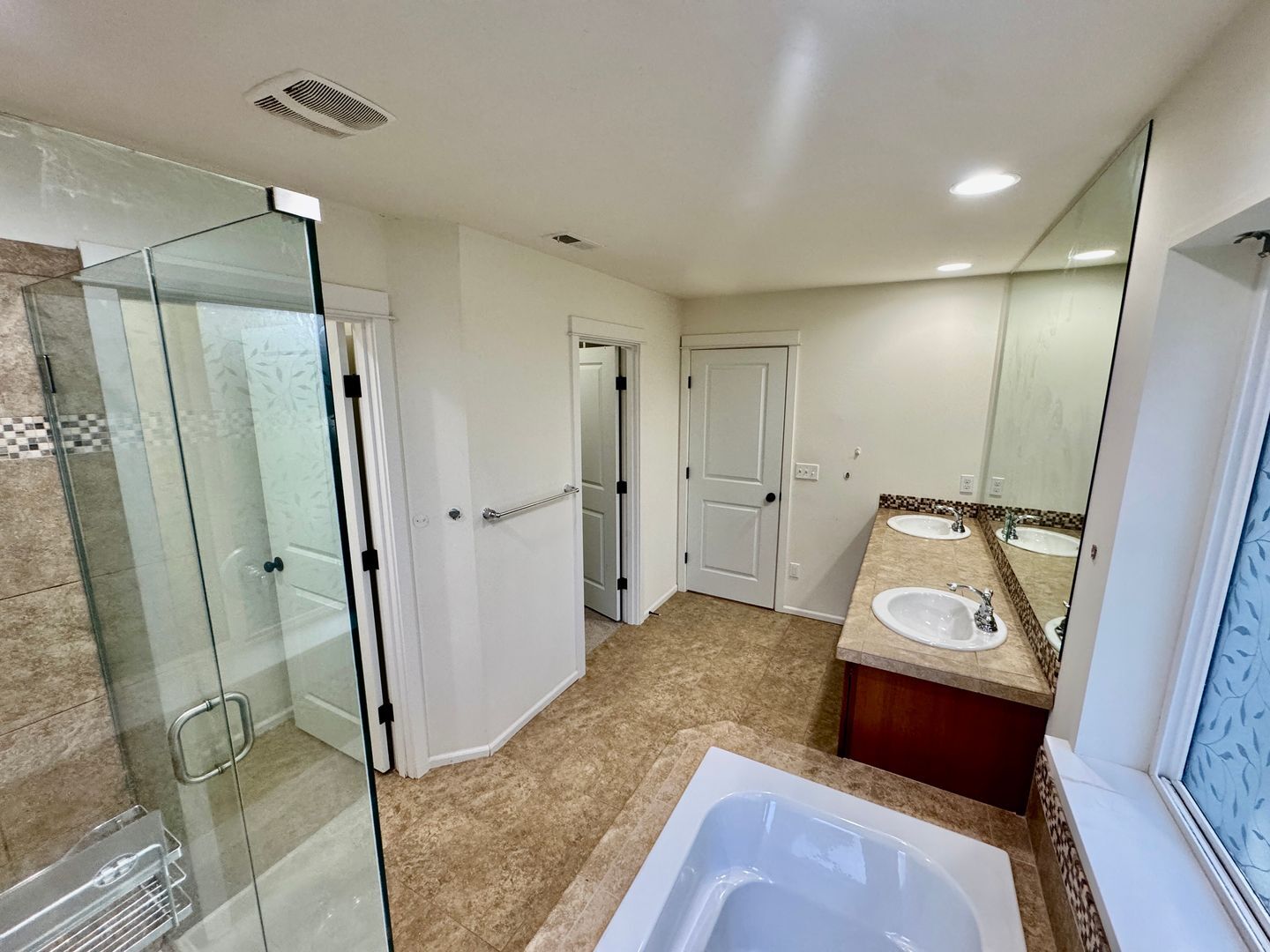 Building Photo - Woodinville Home!