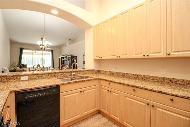 Building Photo - 6206 Mandalay Cir