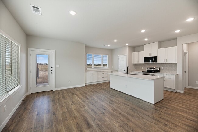 Building Photo - AVAILABLE NOW! 3 BEDROOM TRIPLEX LOT LOCATED ON 1-ACRE LOT IN MIDLOTHIAN, TX!